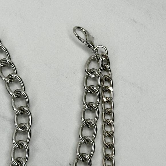 Butterfly Charm Silver Tone Metal Chain Link Belt One Size (OS) ✨ - Picture 2 of 12